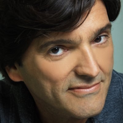 Nico Rezende, retrato de perfil